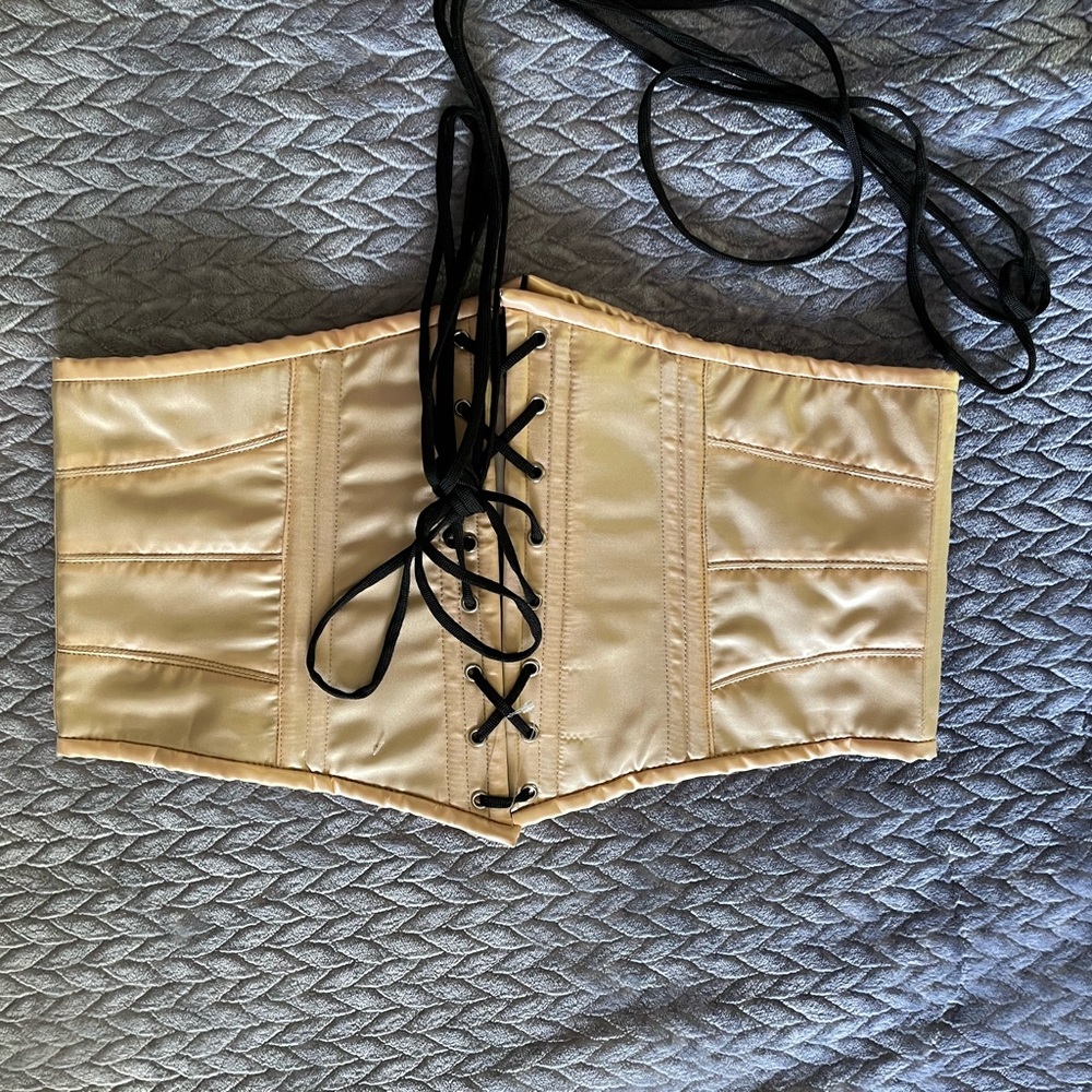 Large corset comfortably fits waist size 34, 35,